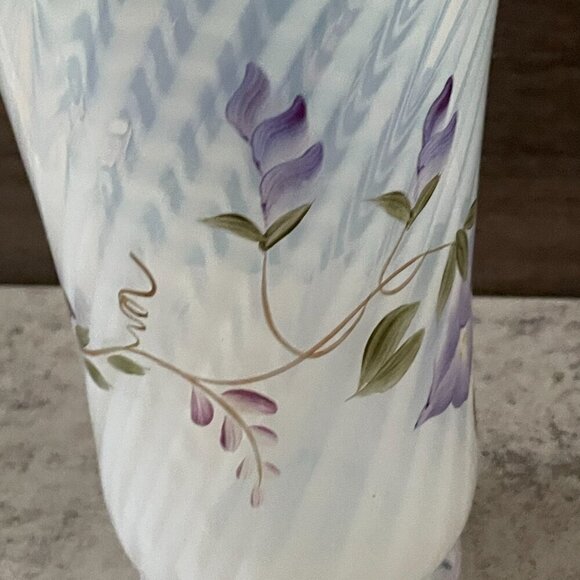 Vintage Fenton Heirloom Optic Glass Hand Painted Purple Flower Signed Vase 8" - Picture 6 of 10